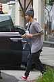 justin bieber gets lunch after emotional apology 03