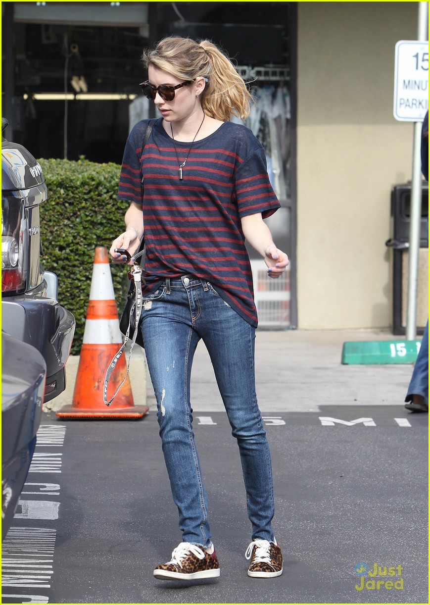 emma roberts dry cleaning run 02