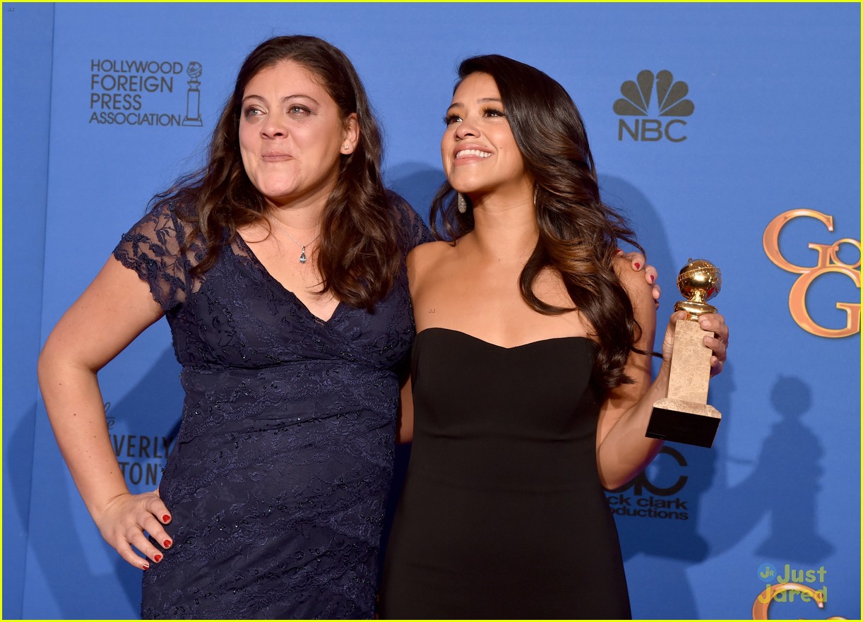 gina rodriguez continues to inspire with golden globes 2015 press room 09