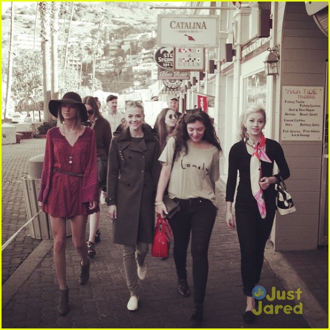 Gracie Gold Hangs With Taylor Swift & Lorde on Catalina Island Photo