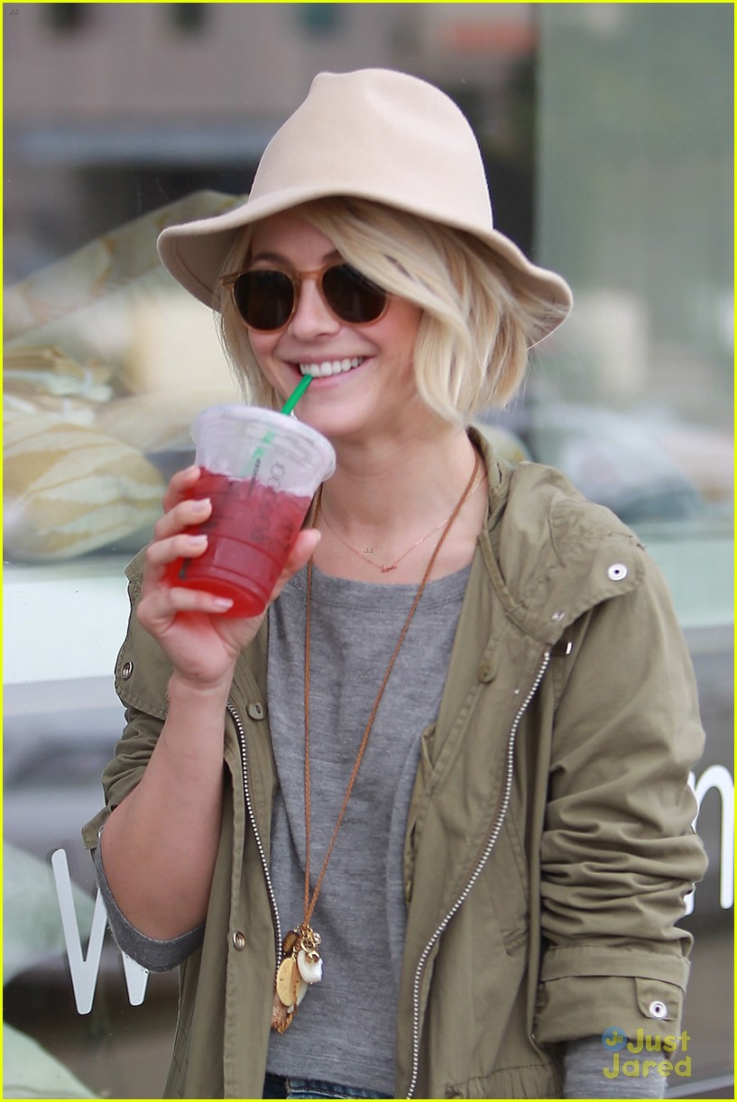 julianne hough sends out good vibes 02