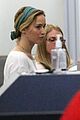 jennifer lawrence catches flight out of lax 04