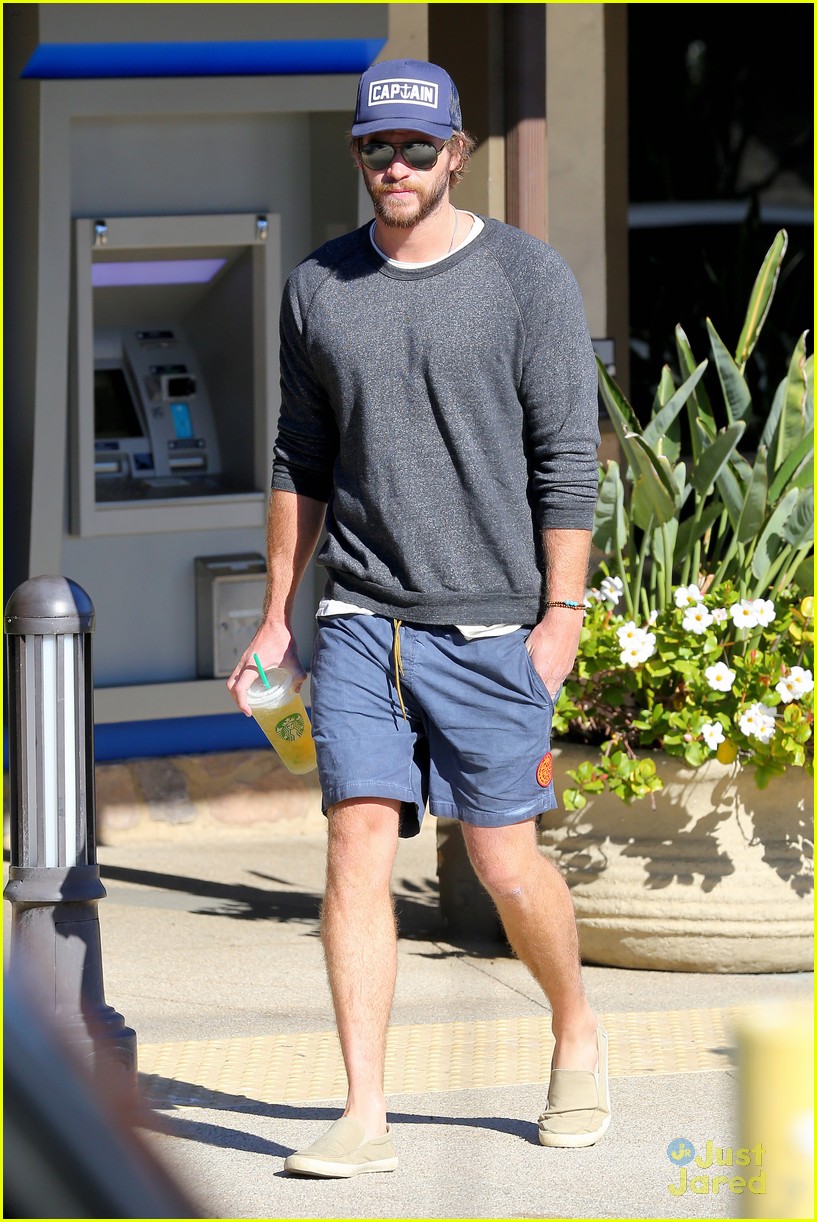 liam hemsworth back in states wrapping dressmaker 02
