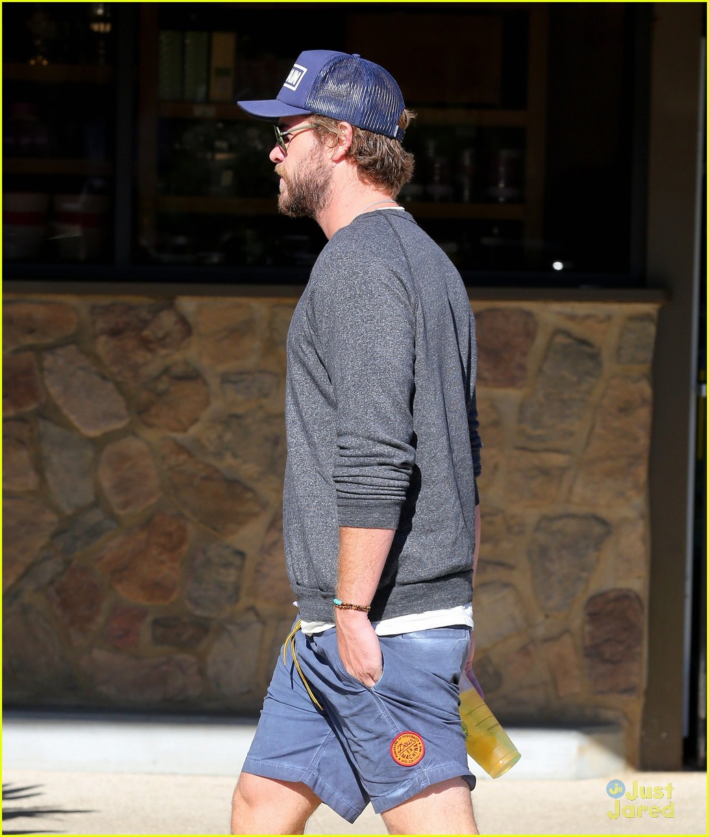 liam hemsworth back in states wrapping dressmaker 05