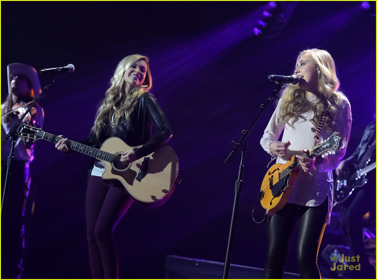 maddie tae drop fly single ultimate kickoff party 06