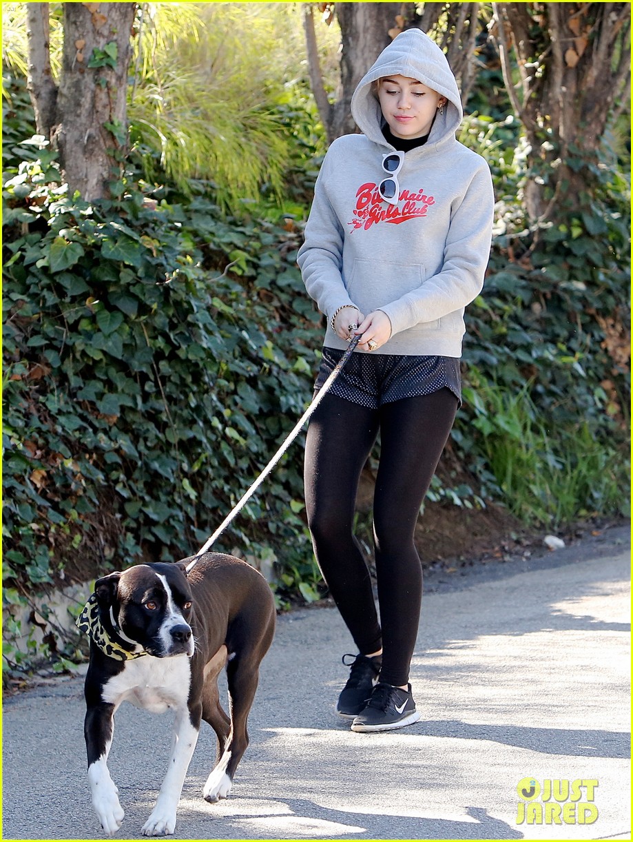 miley cyrus starts her day off with fairy tales 07