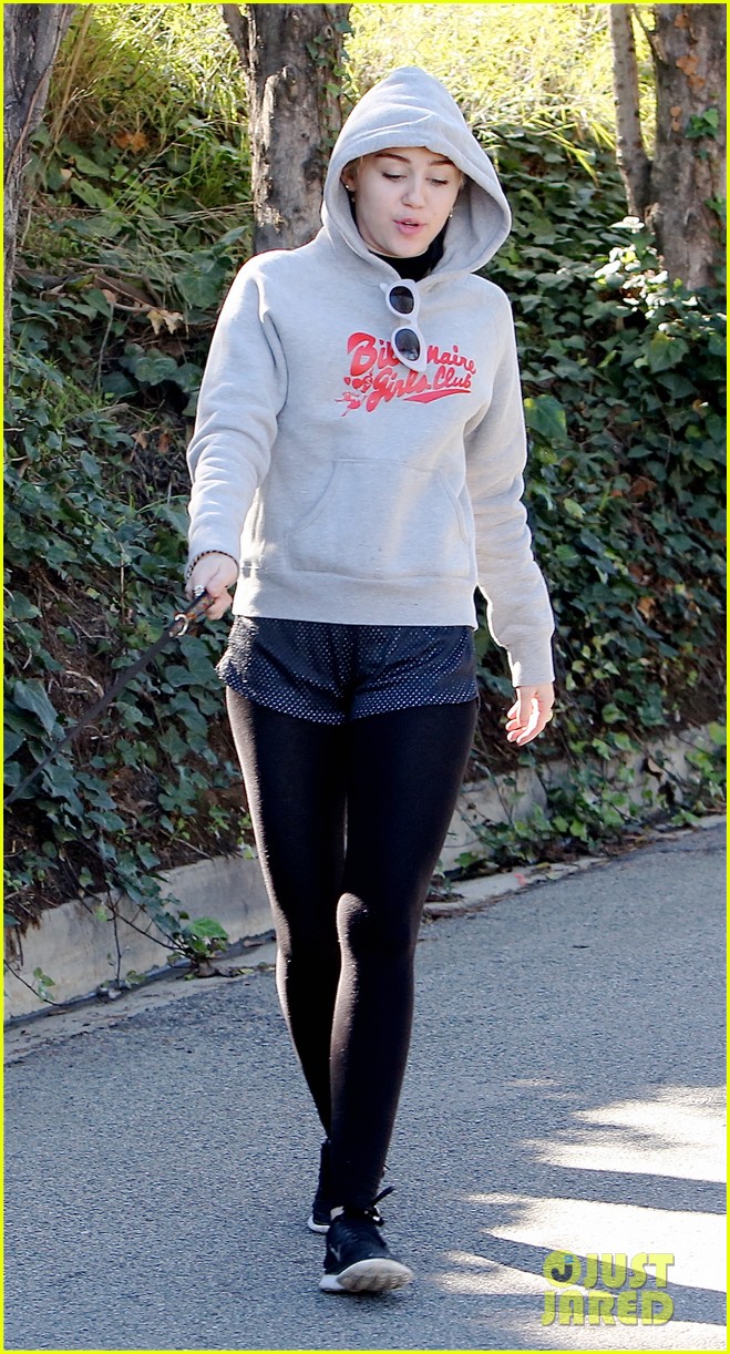 miley cyrus starts her day off with fairy tales 10