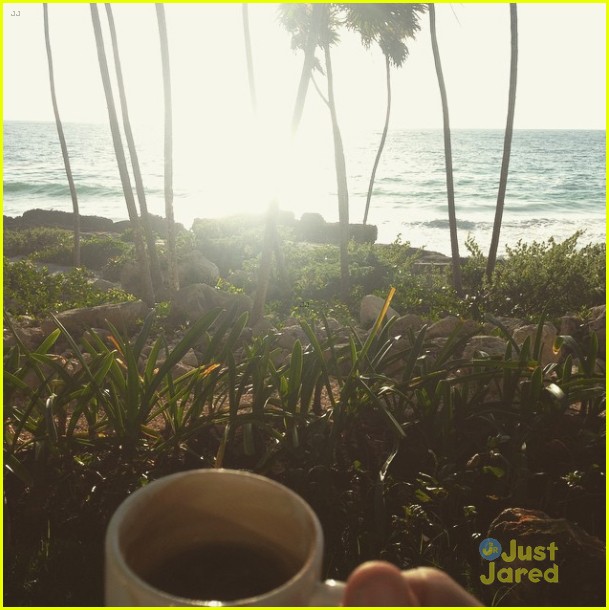 paul wesley goes shirtless in beach pic with phoebe tonkin 02