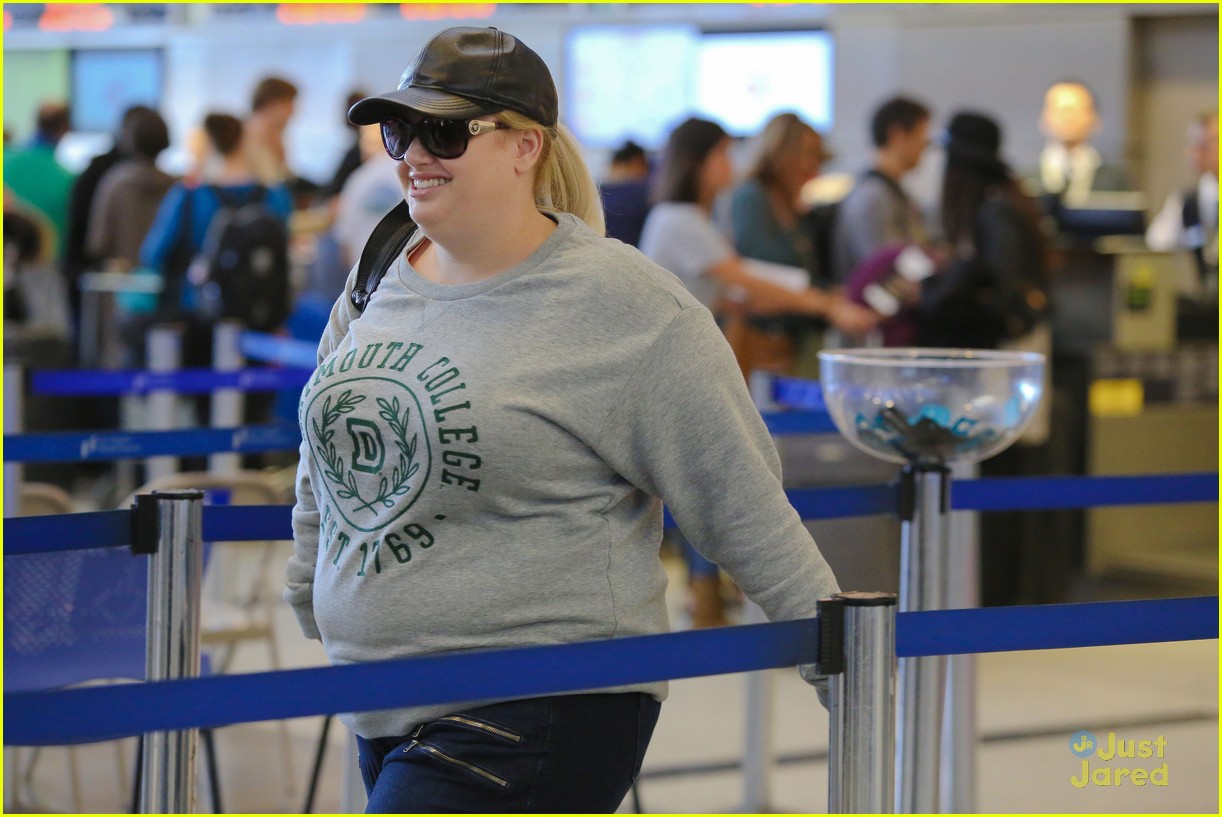 rebel wilson abc family pitch perfect sunday 14