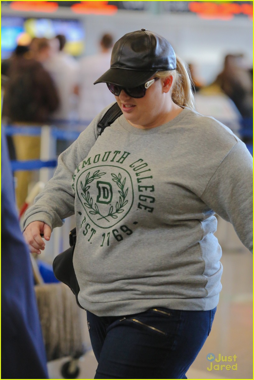 rebel wilson abc family pitch perfect sunday 19