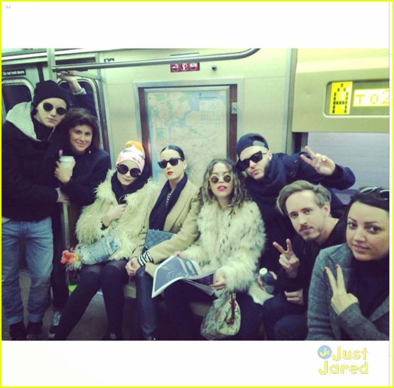 katy perry nyc subway new years rita ora 02