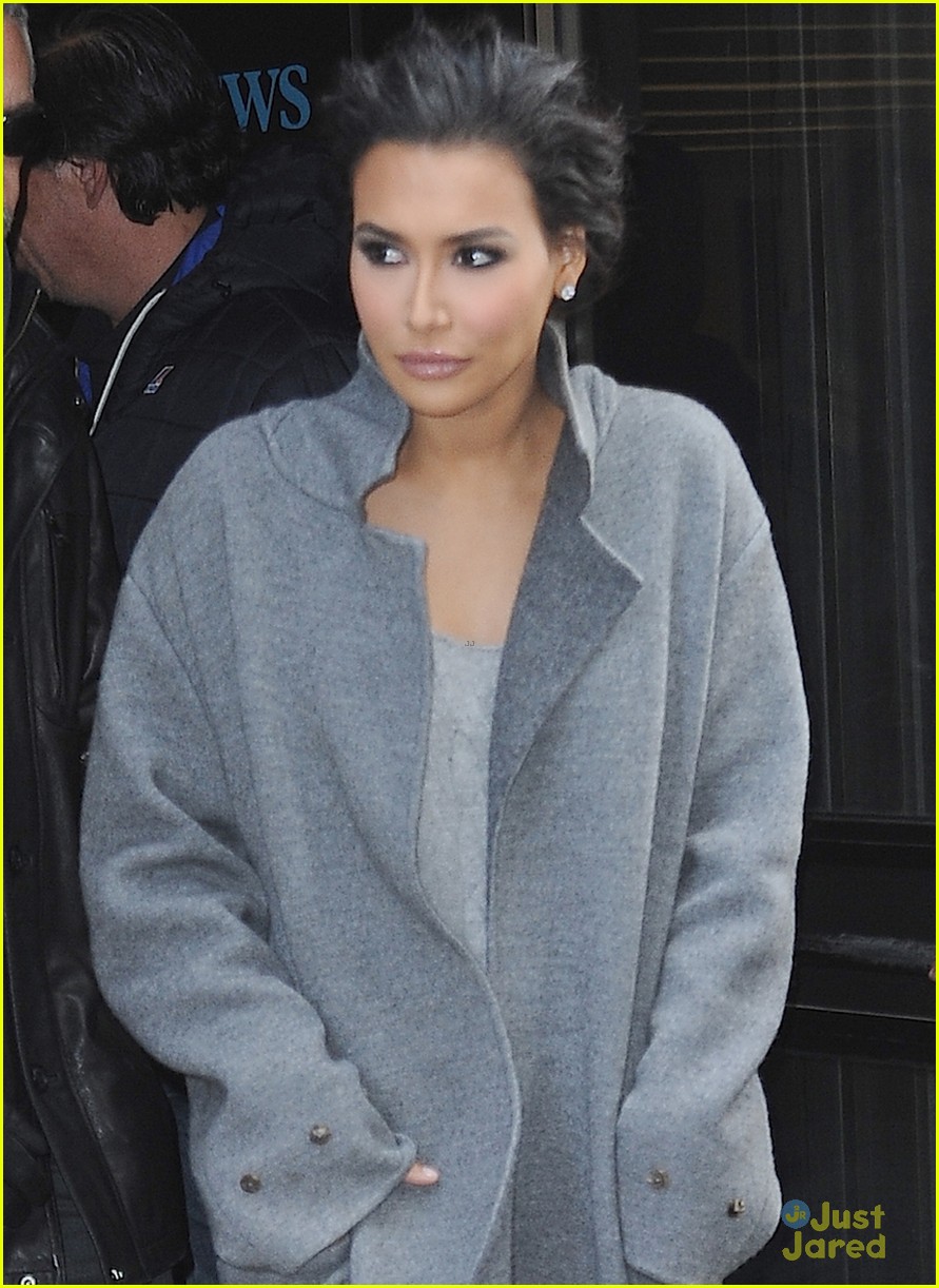 naya rivera apologizes for showering comments 04