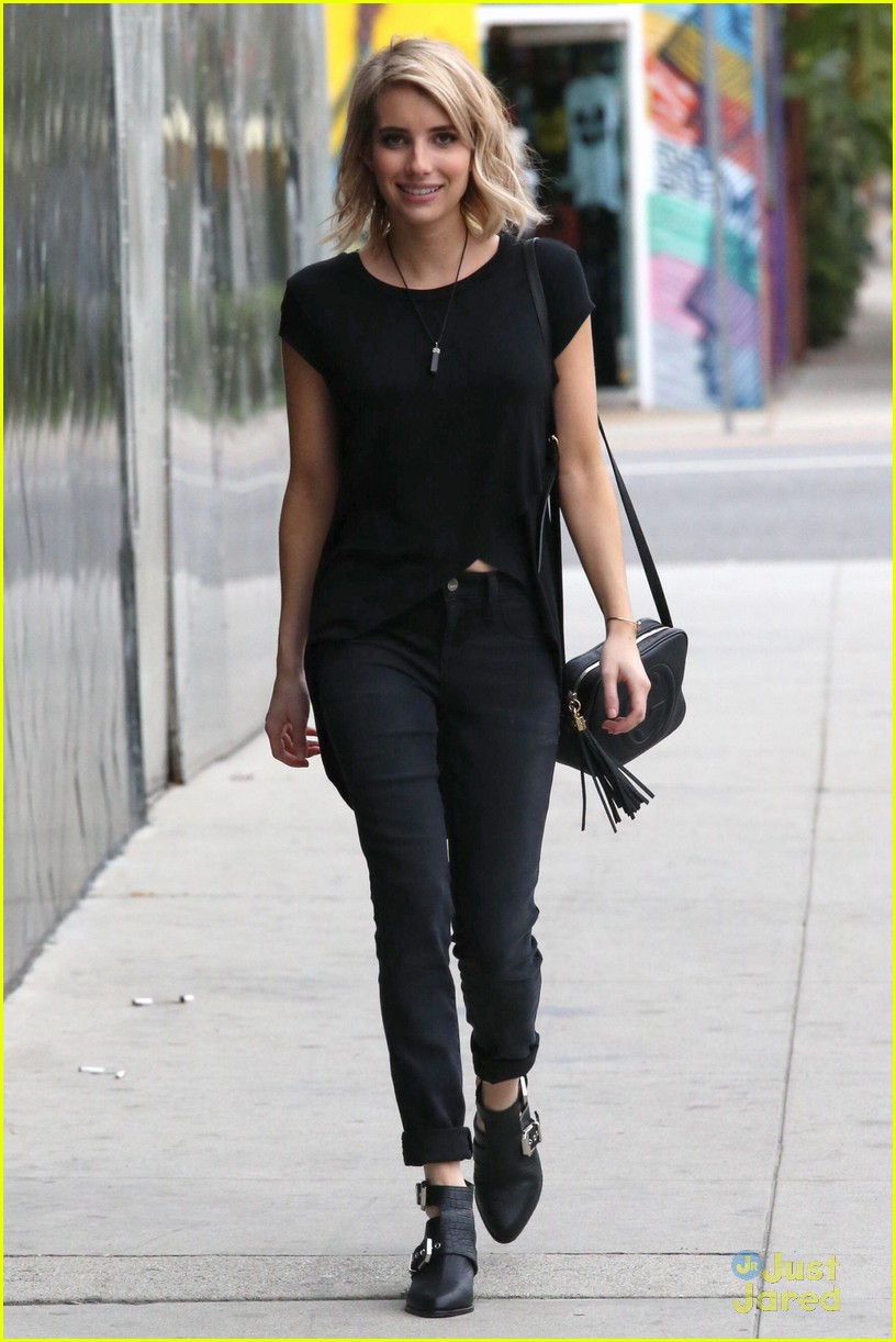 emma roberts shops at urban outfitters 03