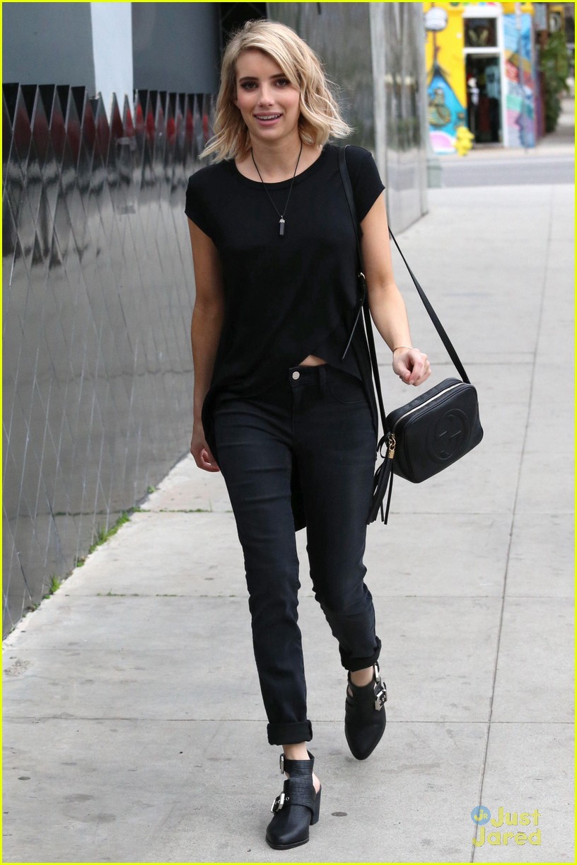 emma roberts shops at urban outfitters 10