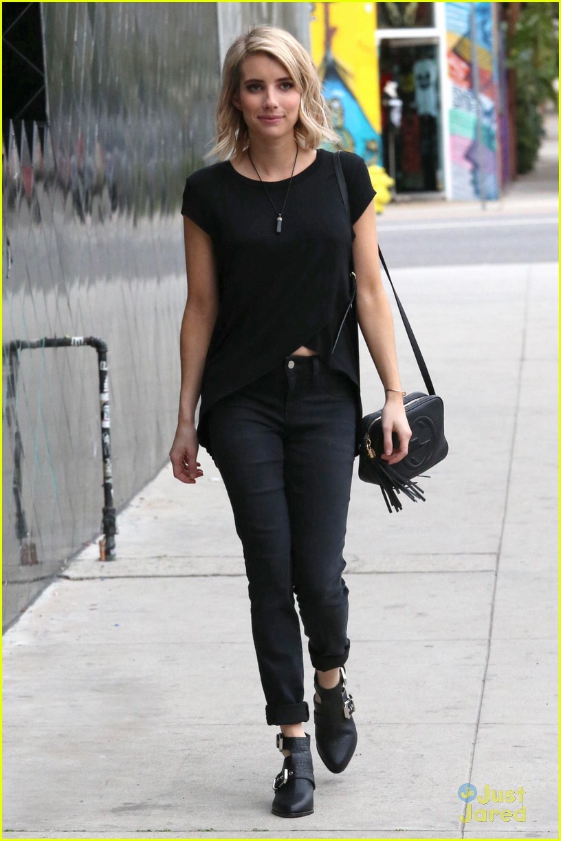 emma roberts shops at urban outfitters 13