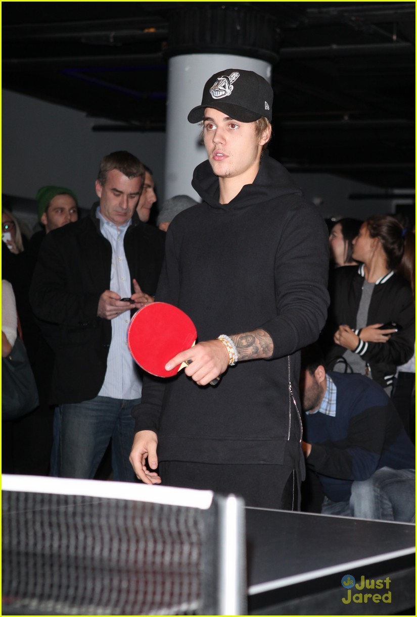 justin bieber plays ping pong 04