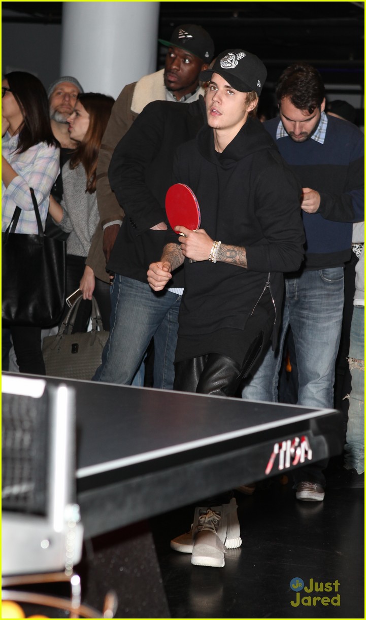 justin bieber plays ping pong 09