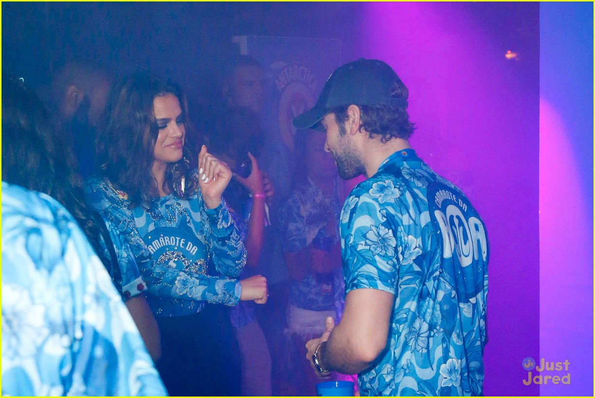 chace crawford makes out with a brazilian singer in rio 16
