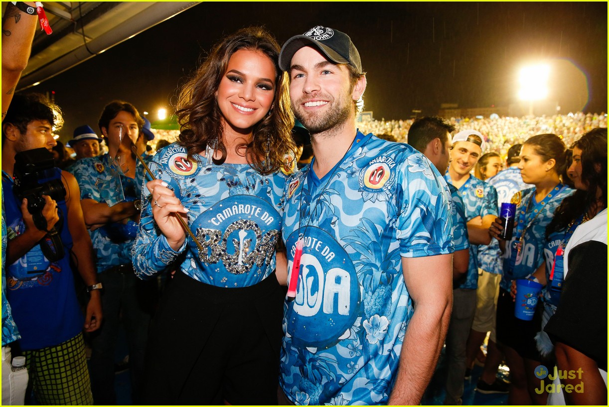 chace crawford makes out with a brazilian singer in rio 19