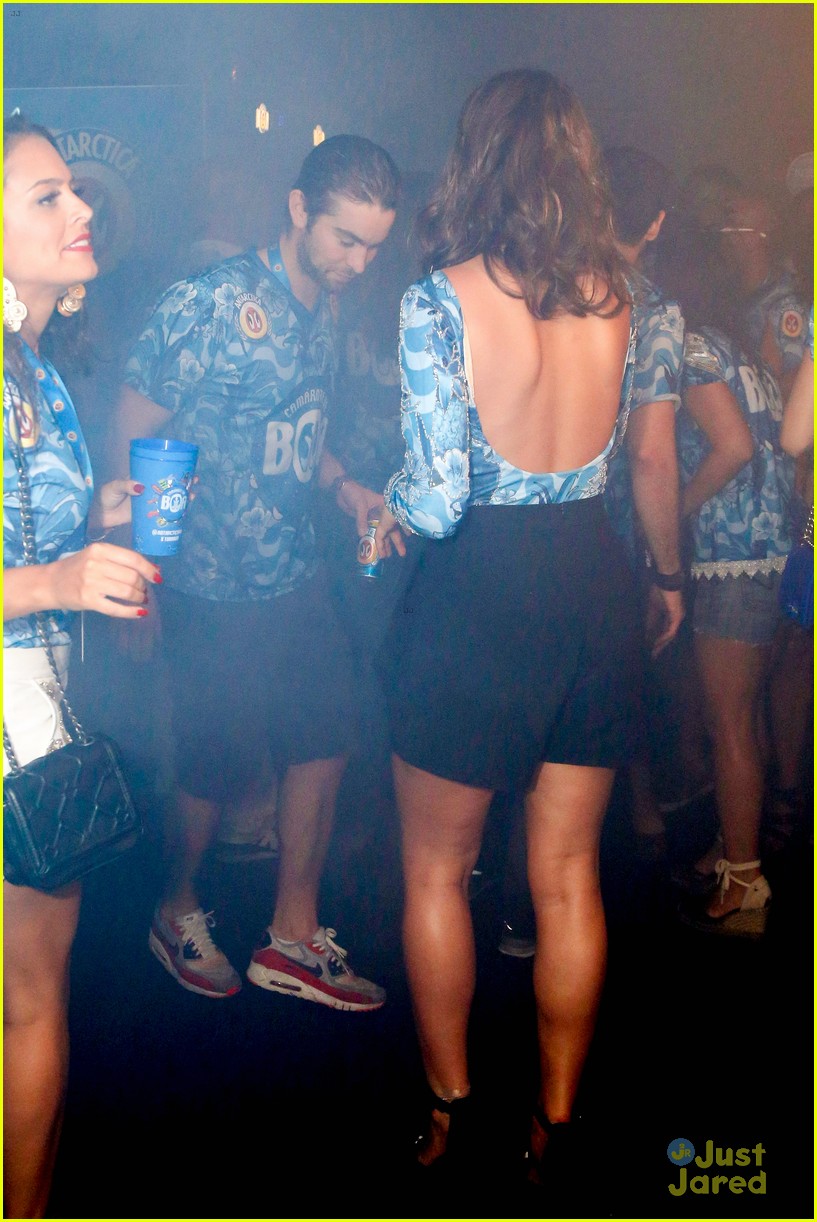 chace crawford makes out with a brazilian singer in rio 23