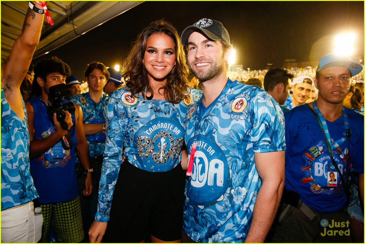 chace crawford makes out with a brazilian singer in rio 26