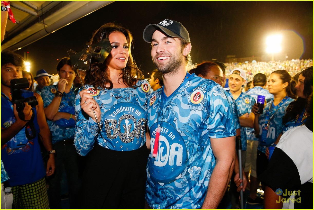 chace crawford makes out with a brazilian singer in rio 28