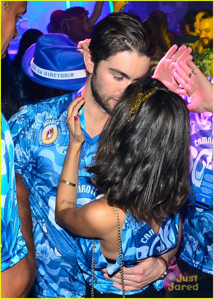 chace crawford makes out with a brazilian singer in rio 34