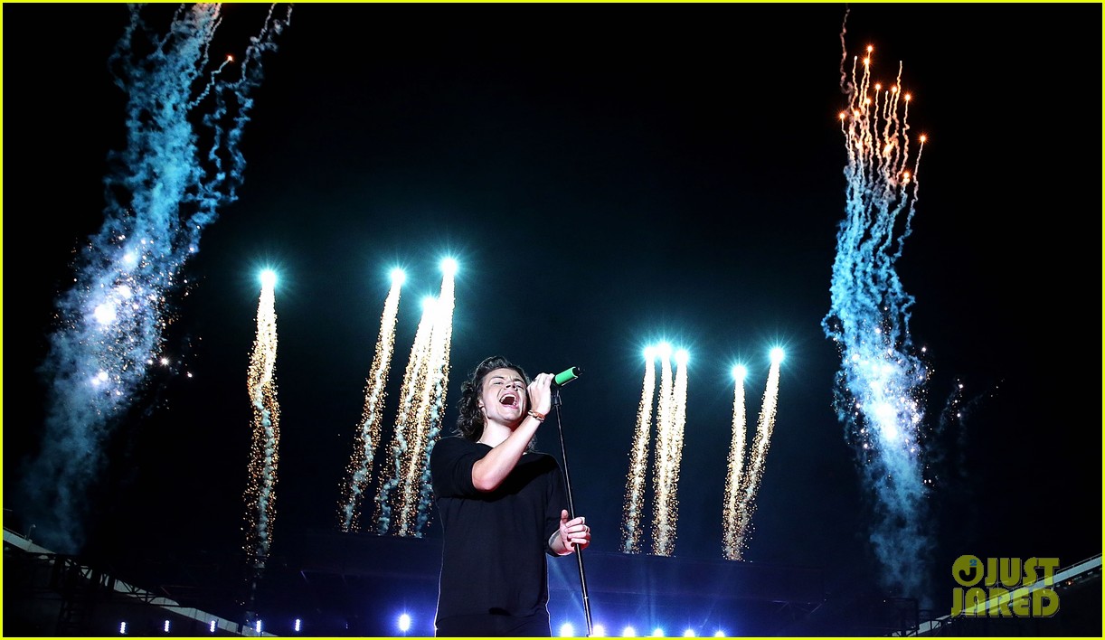 one direction kick off on the road again world tour in sydney 02