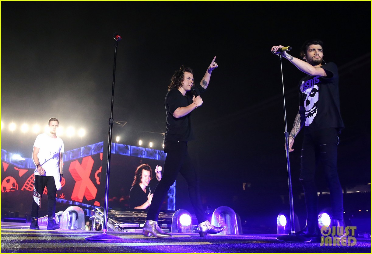 one direction kick off on the road again world tour in sydney 07