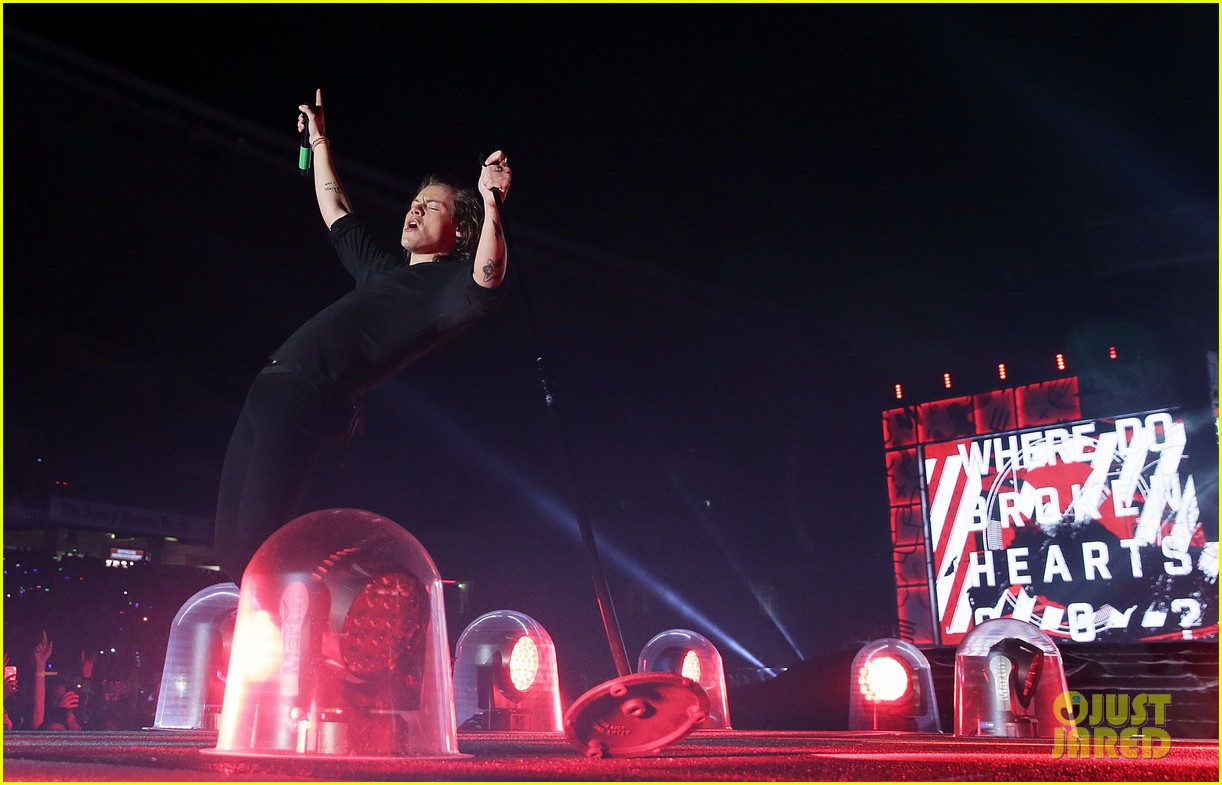 one direction kick off on the road again world tour in sydney 08