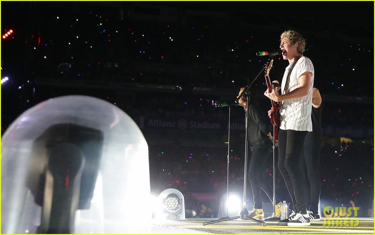 one direction kick off on the road again world tour in sydney 09