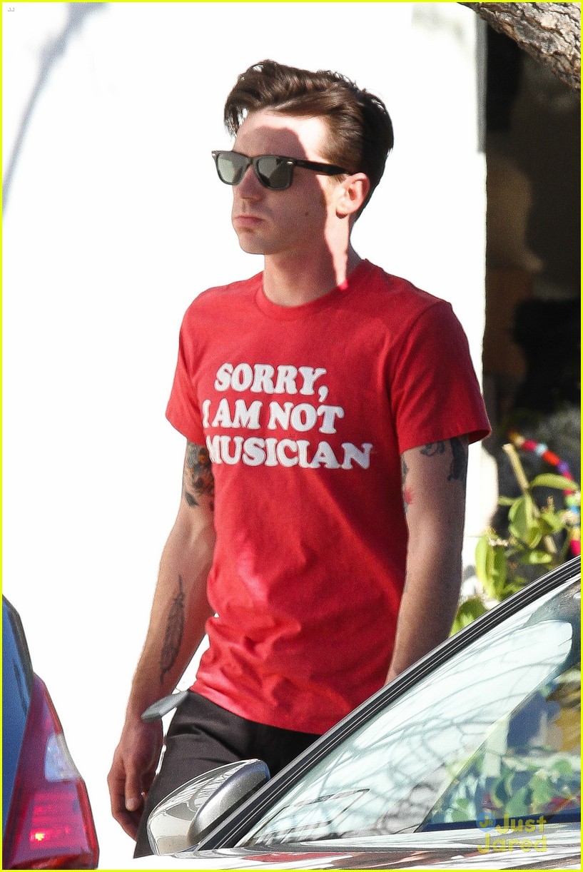 drake bell clears up justin bieber feud 03