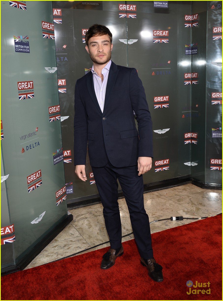 ed westwick suits two nights oscars 09