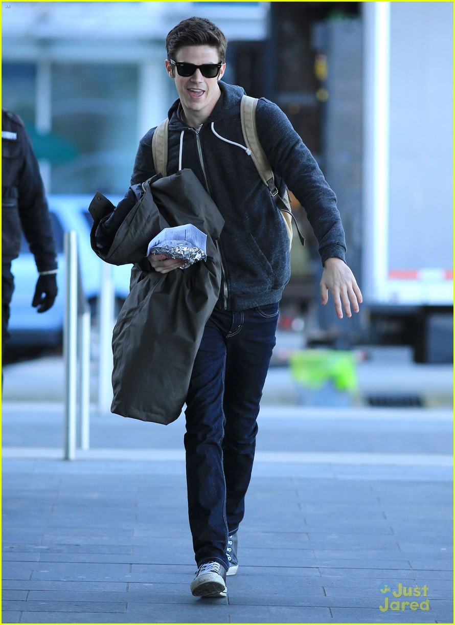 grant gustin playful faces paparazzi the flash 02