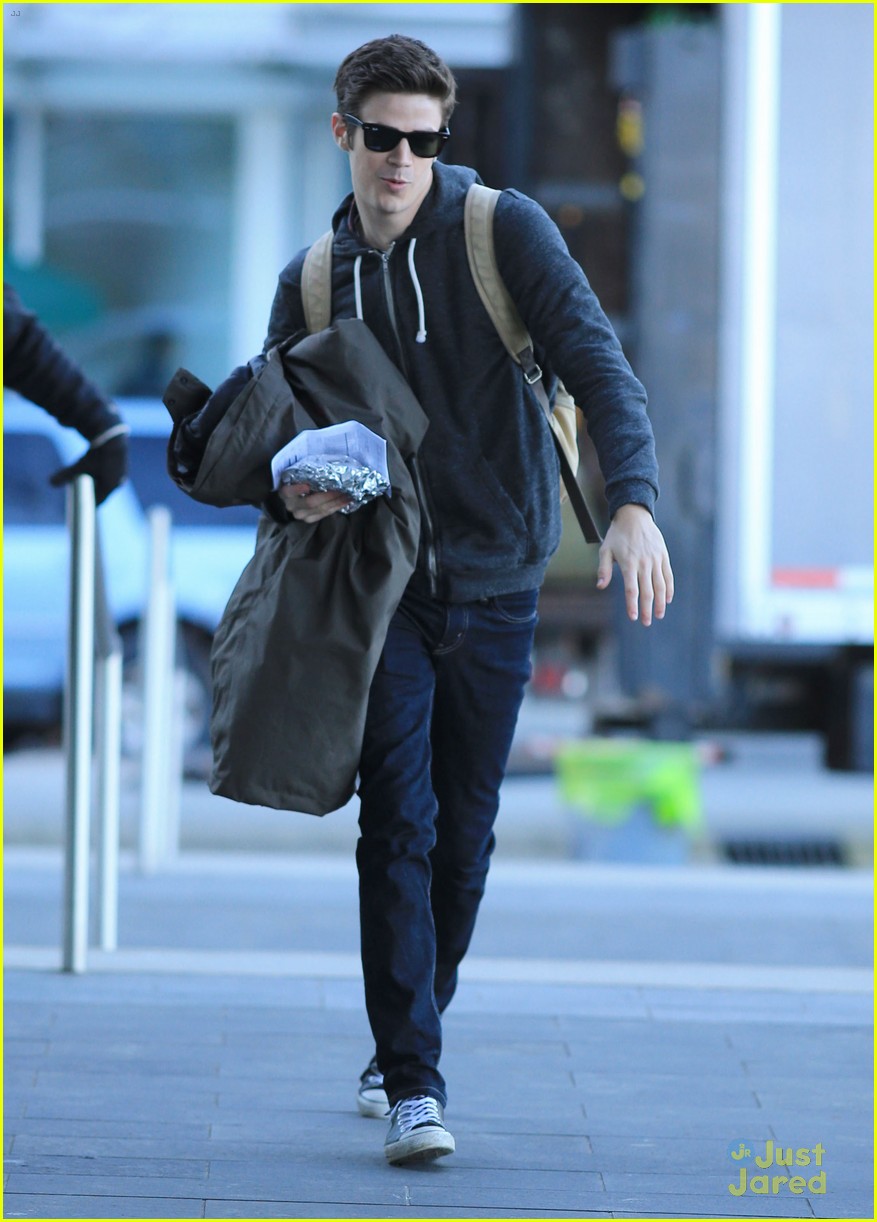 grant gustin playful faces paparazzi the flash 07