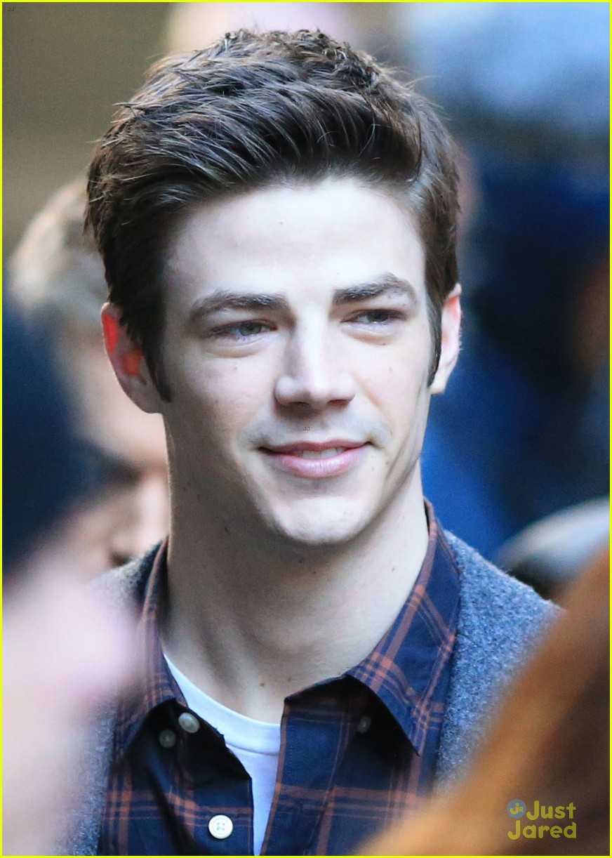 grant gustin playful faces paparazzi the flash 16