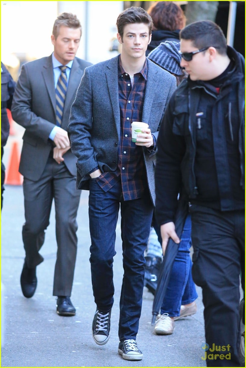 grant gustin playful faces paparazzi the flash 24