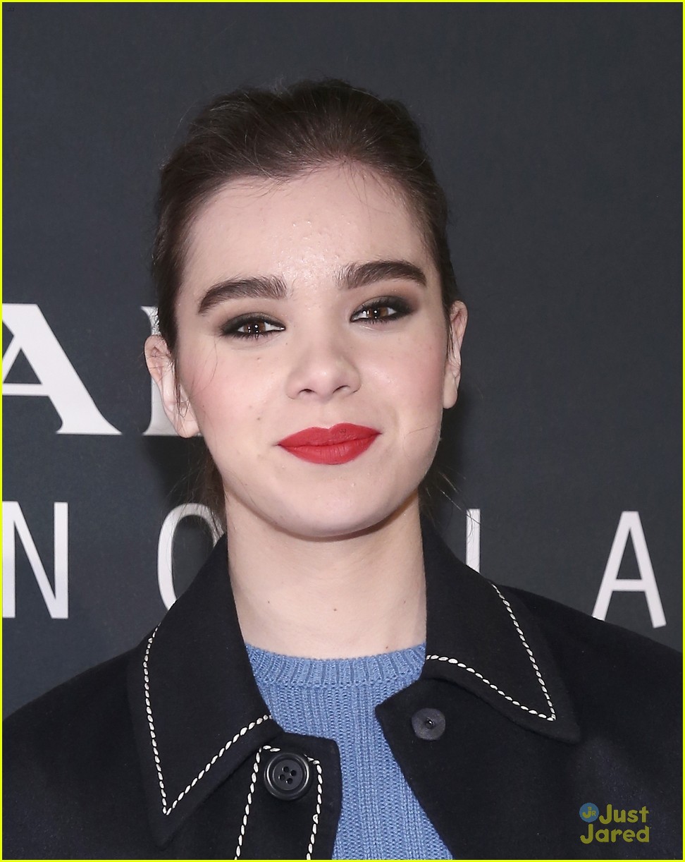 hailee steinfeld brittany snow are pitch perfect for prada 08