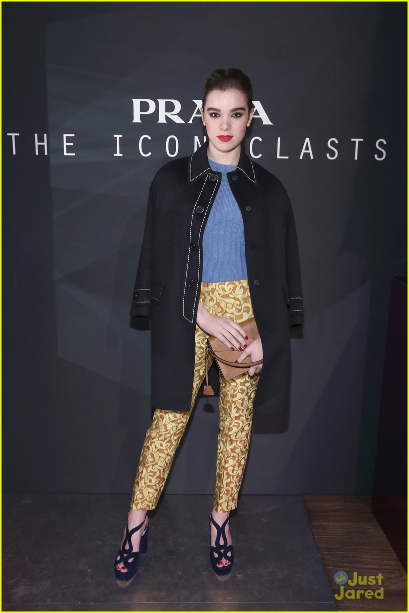 hailee steinfeld brittany snow are pitch perfect for prada 09