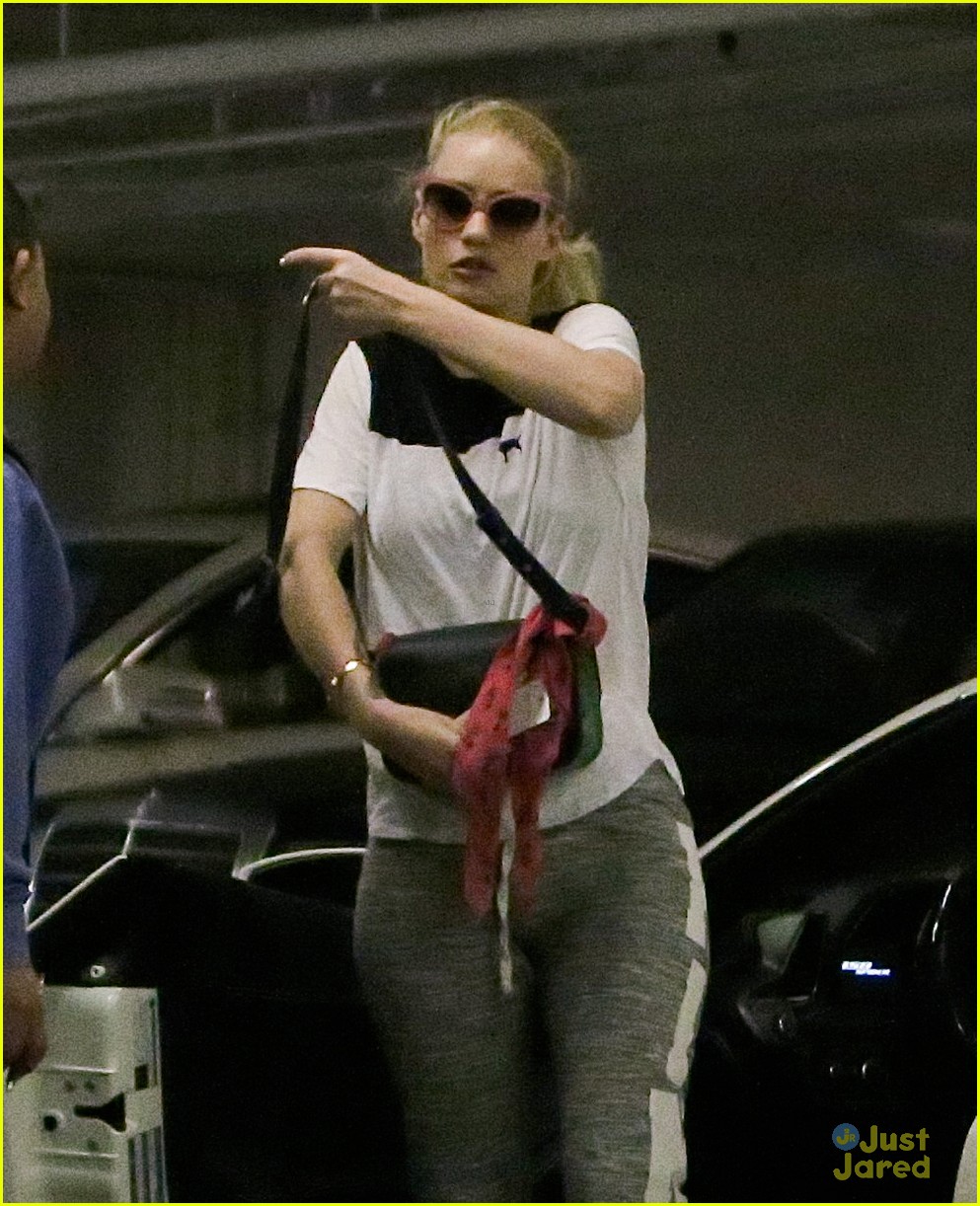 iggy azalea steps out after quiting twitter 15