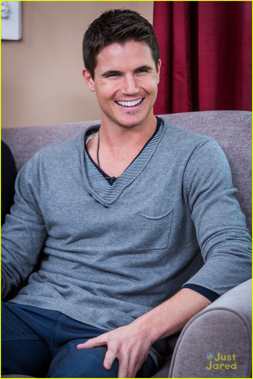 italia ricci robbie amell home family together 25