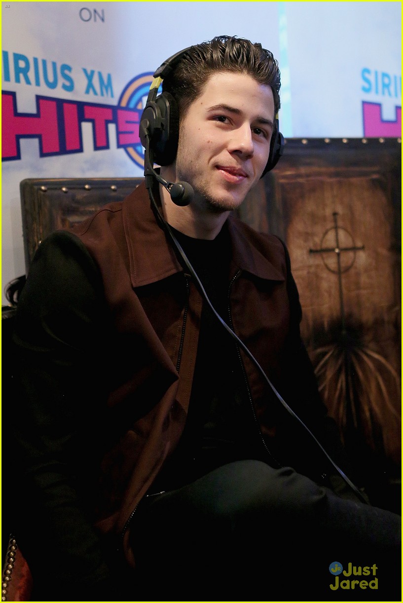 nick jonas gives 100 facts about himself 02