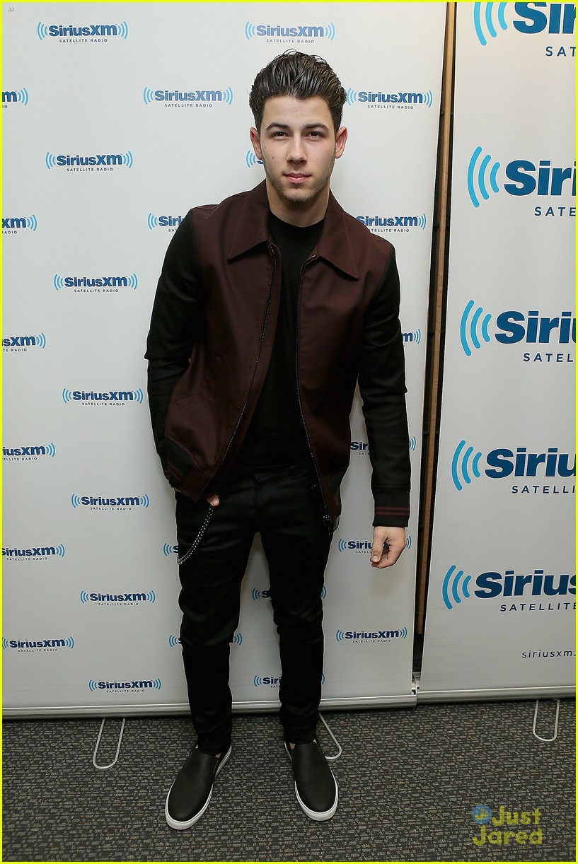 nick jonas gives 100 facts about himself 03