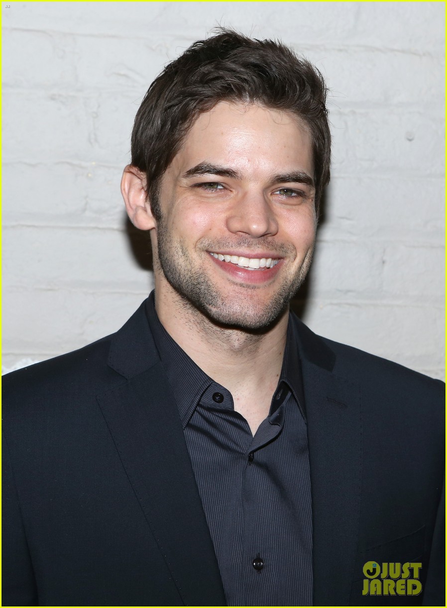 jeremy jordan gets support from wife ashley spencer broadway stars at last five 19