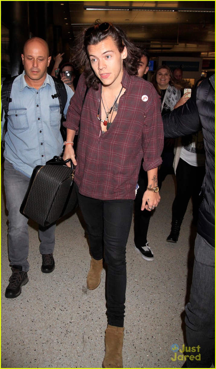 harry styles heads to australia on the road again tour 01