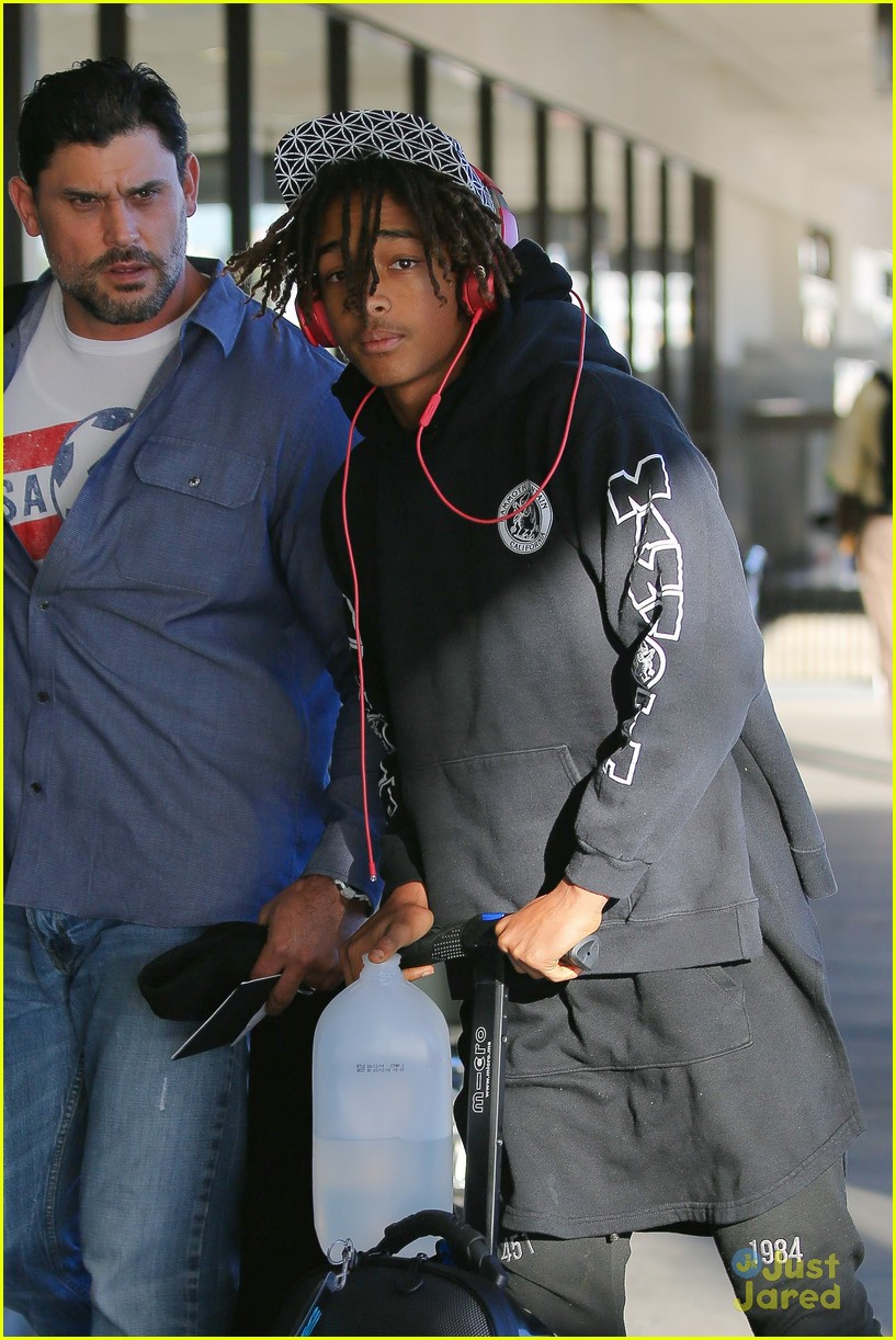 jaden smith only owns one pair of shoes 02