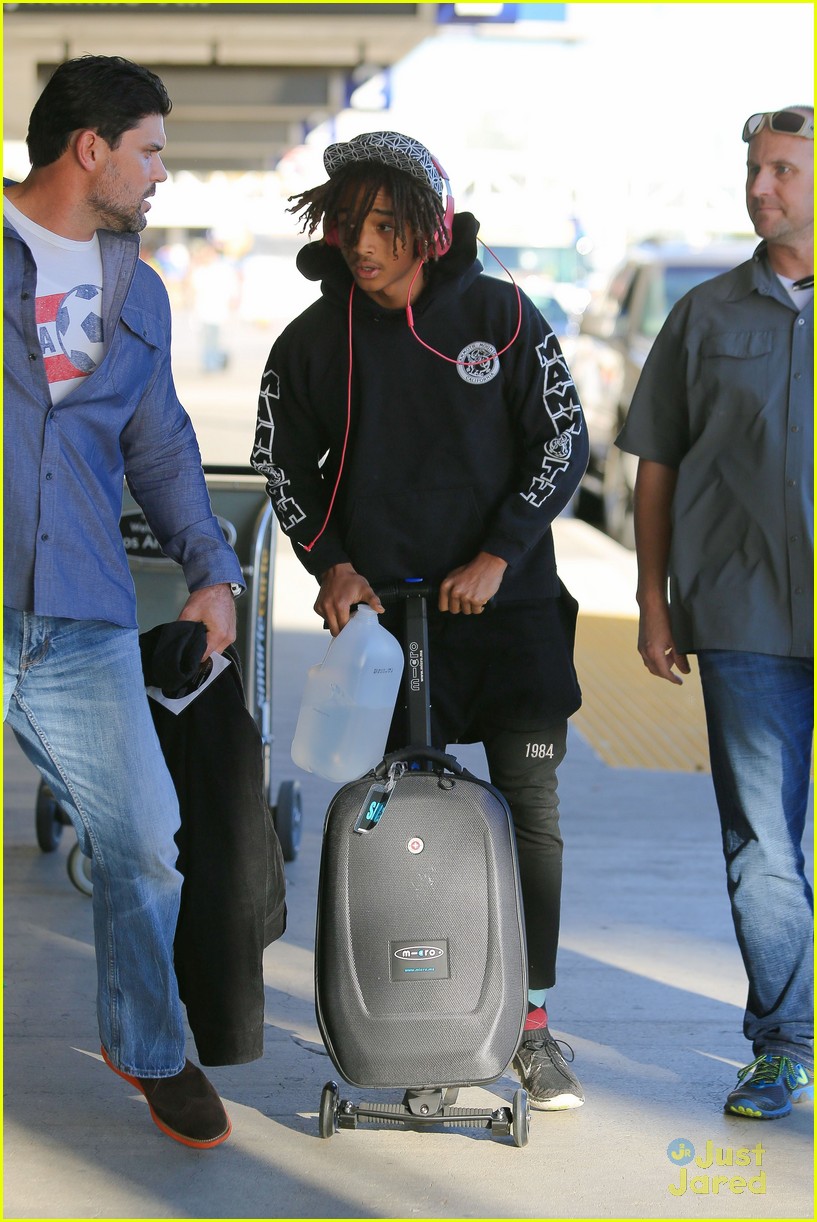 jaden smith only owns one pair of shoes 03