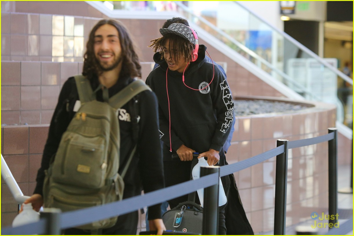 jaden smith only owns one pair of shoes 04