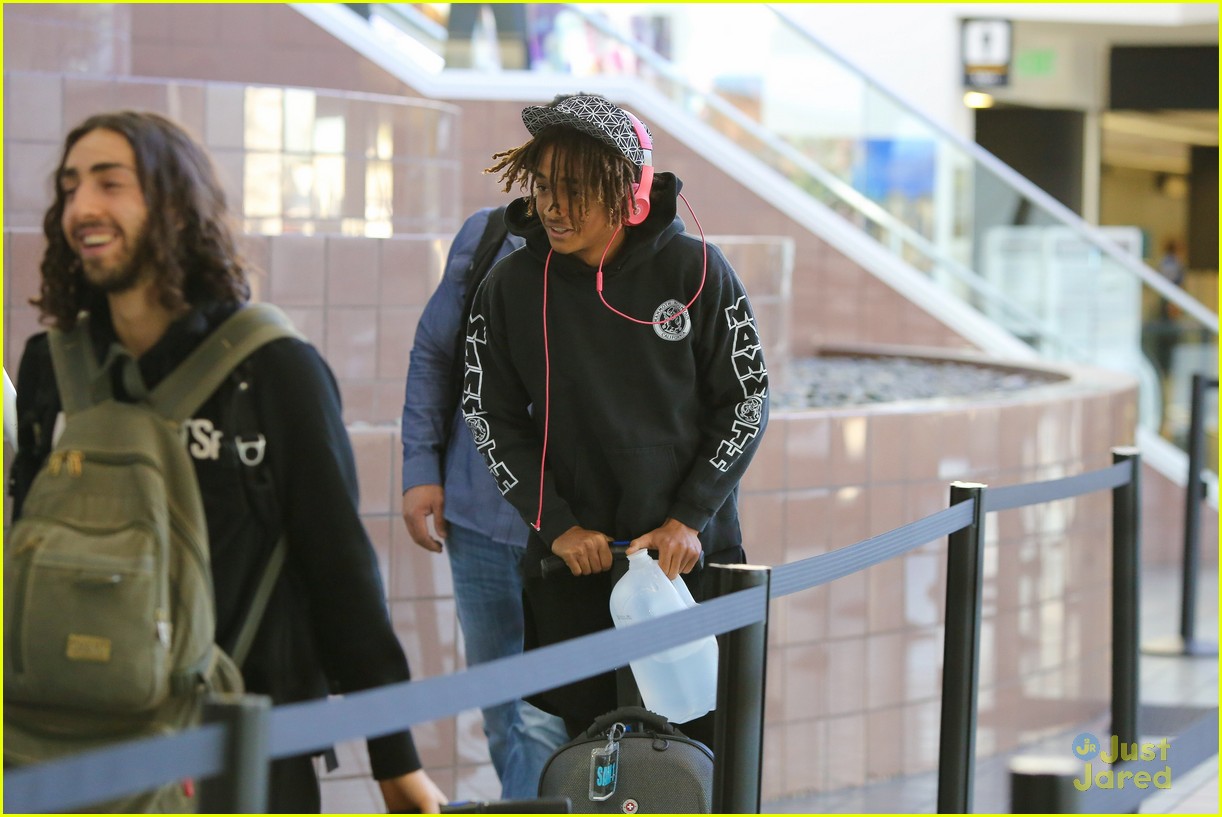 jaden smith only owns one pair of shoes 06