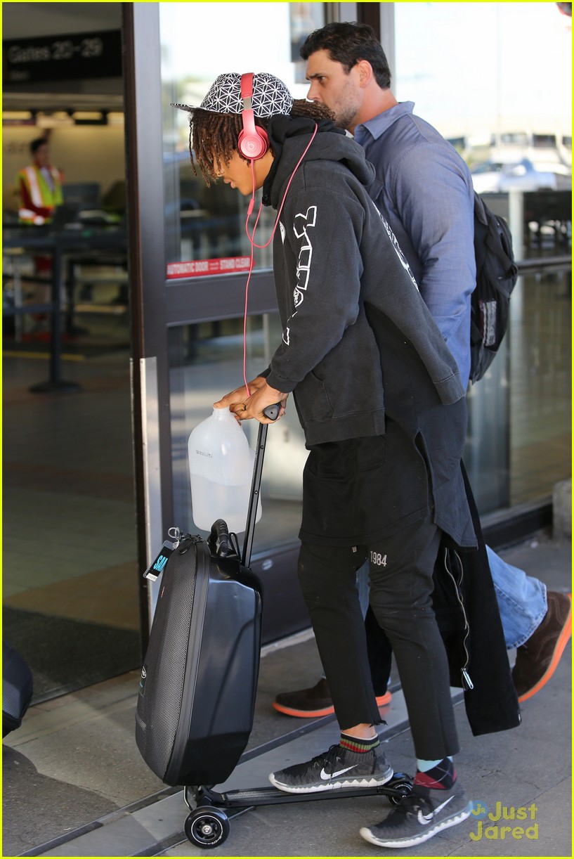 jaden smith only owns one pair of shoes 14